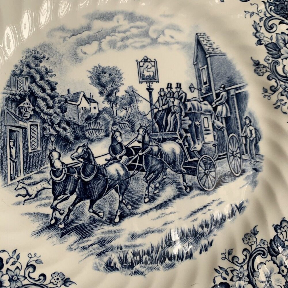 JOHNSON BROTHERS Cobalt Blue Coaching Scenes 9 7/8"‎ Plate Made in Engla…